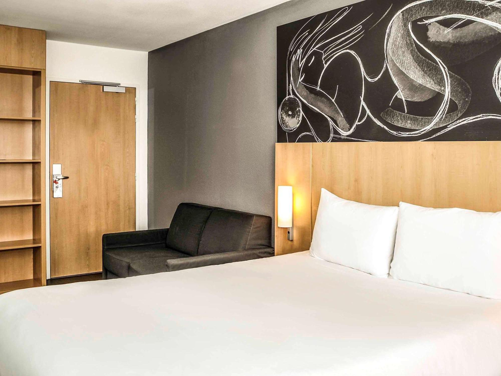 Ibis Saint-Genis-Pouilly Geneve Hotel Exterior foto